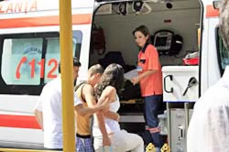 A lesinat la volan, in timp ce astepta la semafor