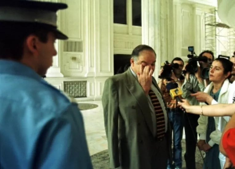 Aliat de nadejde al democrat-liberalilor, 
Societatea civila critica programul de guvernare al PD-L