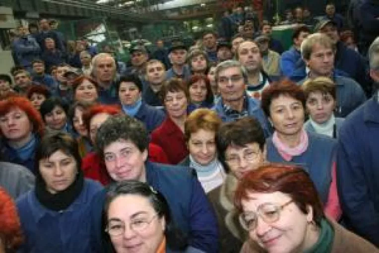 Angajatii de la Electro, fara aparare