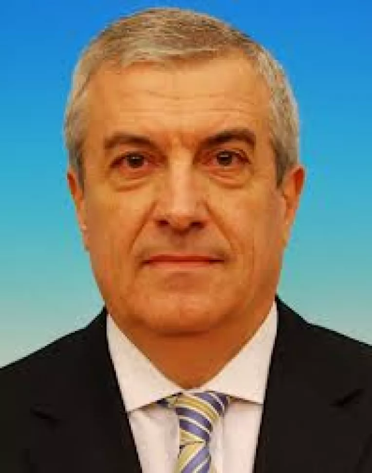 Calin Popescu Tariceanu il va inlocui pe Crin Antonescu la sefia Senatului