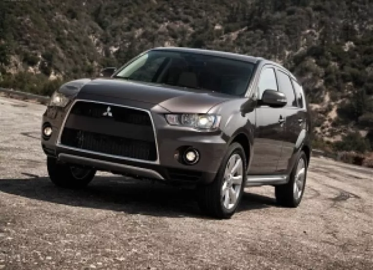 Cum a evoluat Mitsubishi Outlander.