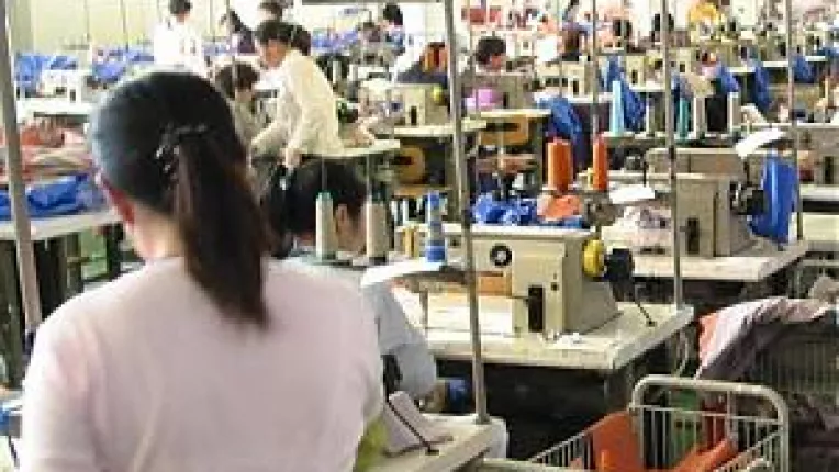 Fabrici de confectii falimentate de datorii.