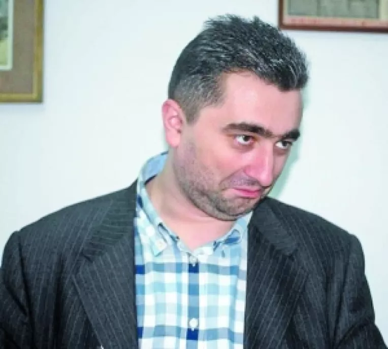 In timp ce seful DADL spune ca administratorul Romned e "frustrat", Laurentiu Marin, amenintat de angajatii lui Greavu cu bataia