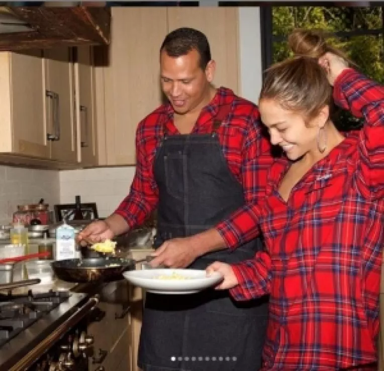 Jennifer Lopez s-a logodit pentru a patra oara