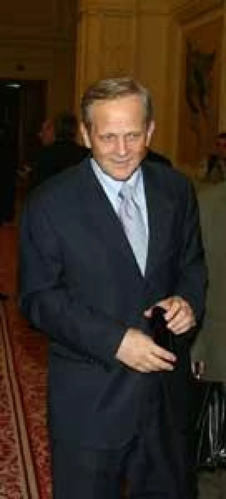 Liberal-democratii si-au ales conducerea. Stolojan e oficial presedintele PLD