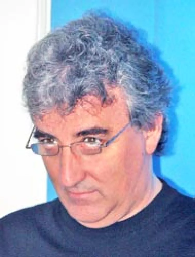 Lui Tanase Barde ii zdrangane matele in Peugeot