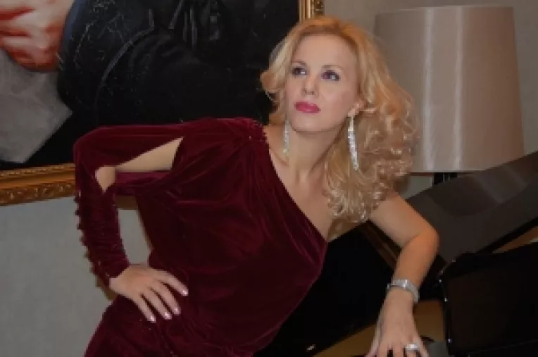 Mihaela Serban, realizatoare a multor gale de succes, continua filmarile pentru emisiunea Calea spre reusita