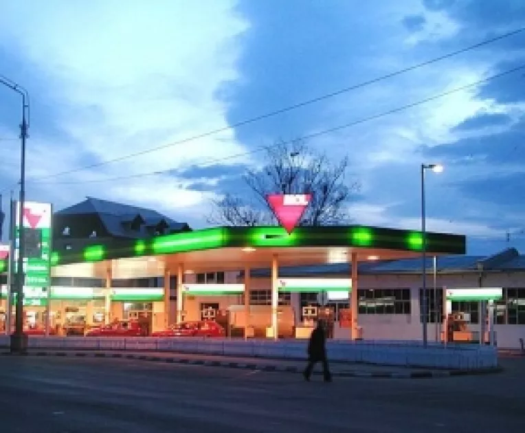 MOL vrea curent de la soare si vant