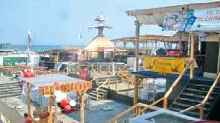 Pe plaja lui Manafu a crescut discoteca Megalos