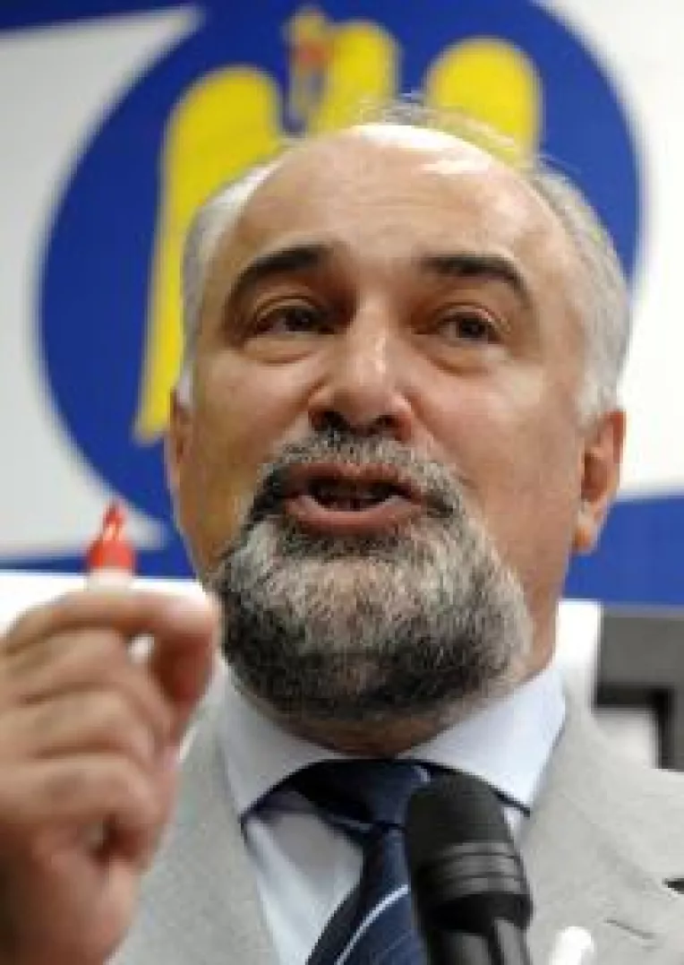 Pragul de deductibilitate la Pilonul III ar putea ajunge la 400 de euro