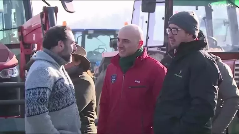 Protest urias al fermierilor francezi. Agricultorii anunta ca vor sa blocheze Parisul