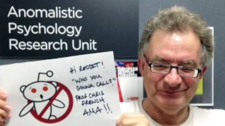 Psihologul sceptic Christopher C. French (Universitatea din Londra) explica intalnirile OZN prin perceptii psihice