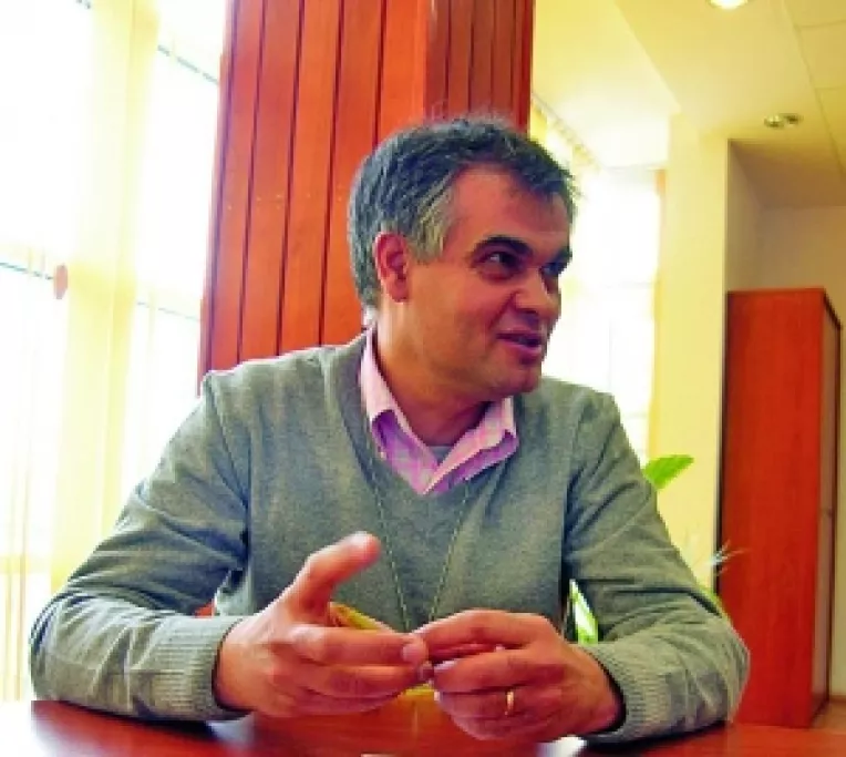 Salarii majorate cu 77 lei pentru angajatii Oil Terminal