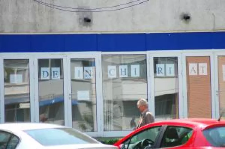 Scad chiriile la locuinte si spatii comerciale