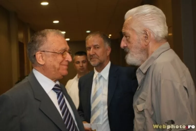 Sucit: Sergiu Nicolaescu revine in PSD si in grupul din Senat