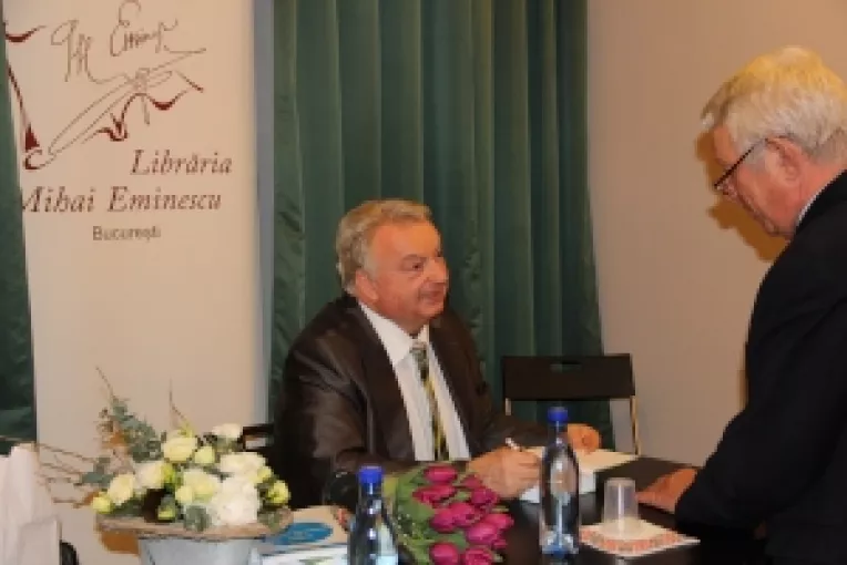 Un nou inceput marcat printr-un nou volum de poezii de Gheorghe Amza