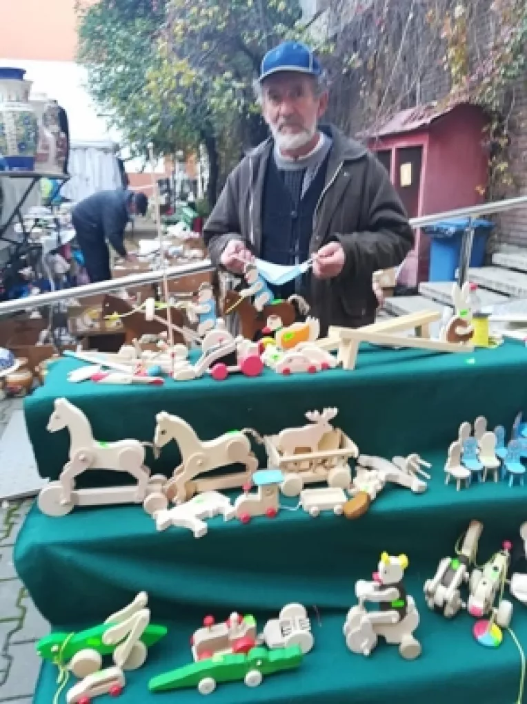 Zoltan Bedo din Odorheiu Secuiesc creeaza jucarii de lemn superbe